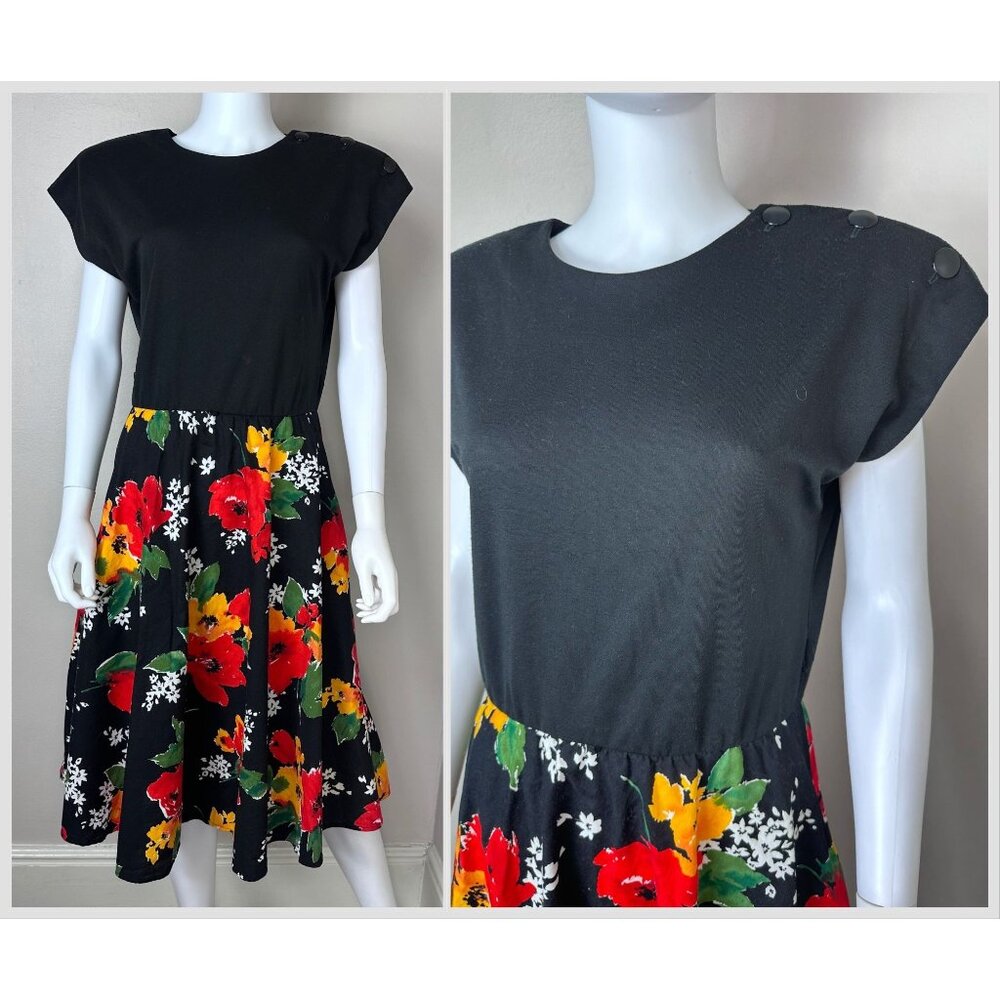 Vintage 1980s Black and Red Floral Dress, In Cinq Size Medium